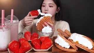 ENG SUB)GIANT STRAWBERRIES & WAFFLES CRAMMED WITH WHIPPED CREAM MUKBANG ASMR Korean Eating Show