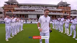 James Anderson walks out at Lords for the FINAL time 🥺