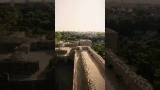 Roaming the castle 🏰 (🎥: gabs.fpv/IG) #fpv #drone #cinematic