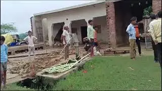 Farrukhabad Nababganj me logo ke makan bebajah Gira diye gaye buldozer chalakar