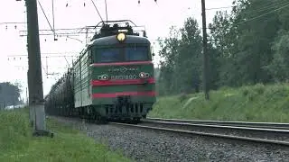 Электровоз ВЛ10у-890 с грузовым