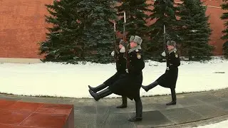 Moscow City Center - MOSCOW, Exchange guards TOMB OF THE UNKNOWN SOLDIER  (KREMLIN, RUSSIA)