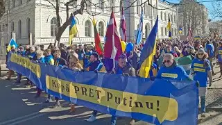 Многотысячный митинг в Риге в поддержку мира на Украине. 5 марта 2022 года.