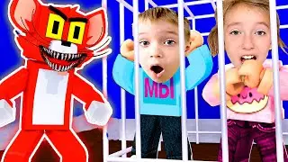 Новая КИТТИ это ПИГГИ в Роблокс! Делаем концовку против KITTY ROBLOX! Мы семья на Мы играем!