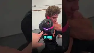 Jiu Jitsu Robot is next level (rollbotbjj)